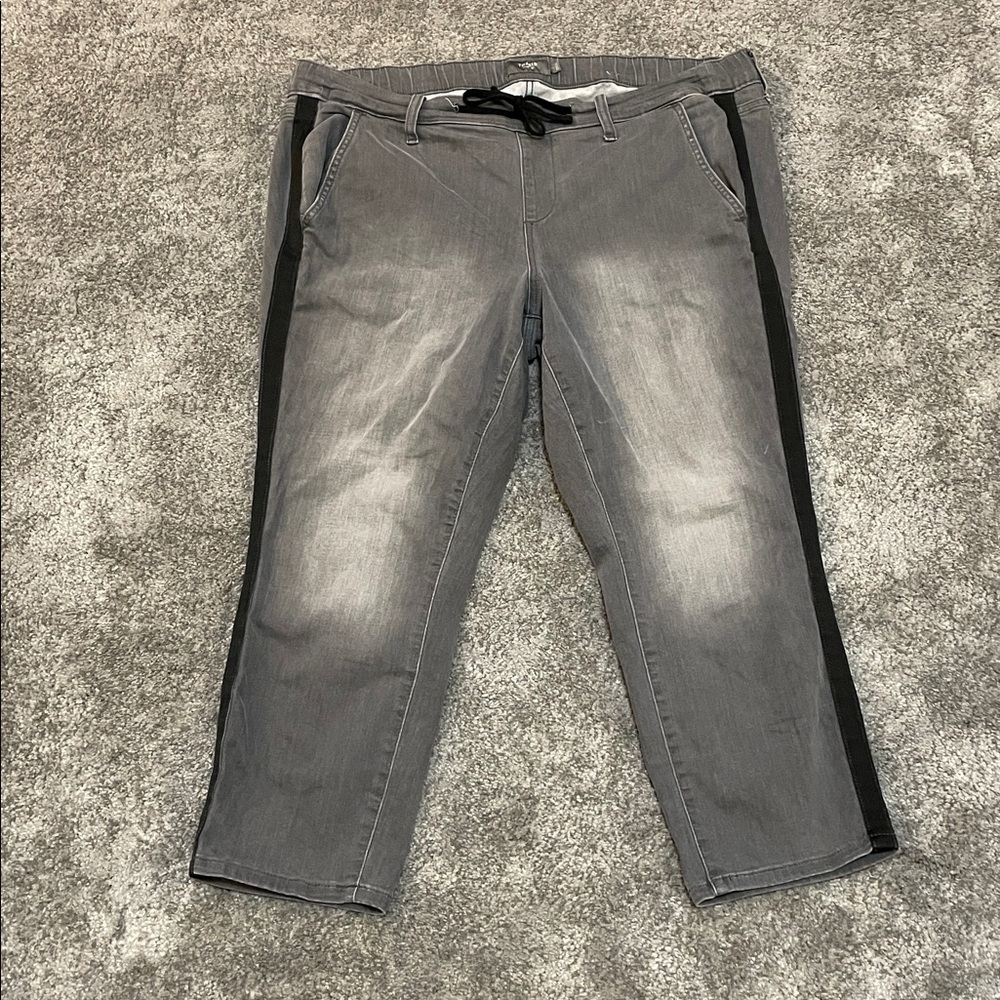 EC Torrid Weekend Boyfriend Midrise Straight CropJean - Grey - Size 1 (Sz 14-16)